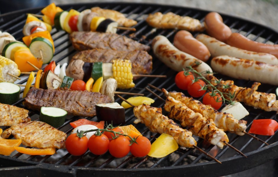 Mmmm ?  ?  Bedrijfsuitjes inclusief BBQ of diner
