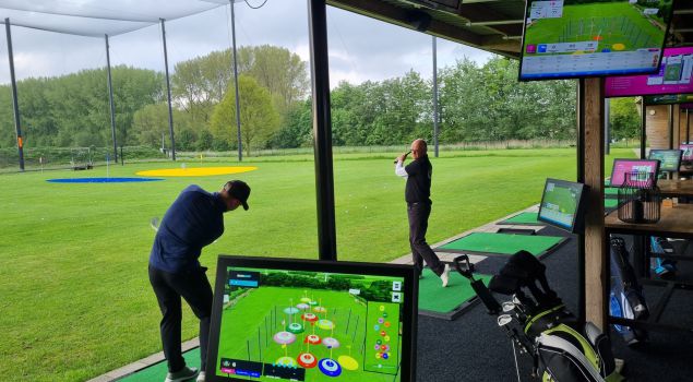 Afterwork uitje op interactieve driving range