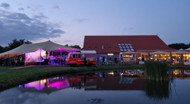 Interactieve drivingrange met BBQ en feestavond