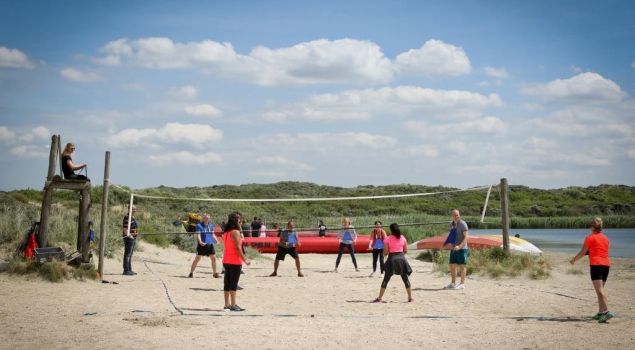 Bedrijfsuitje aan zee