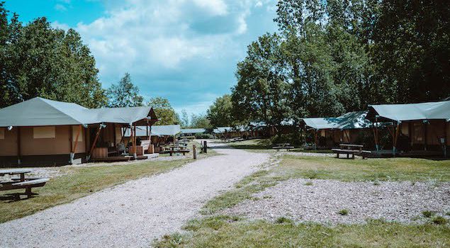 Bedrijfsuitje met Glamping tent overnachting