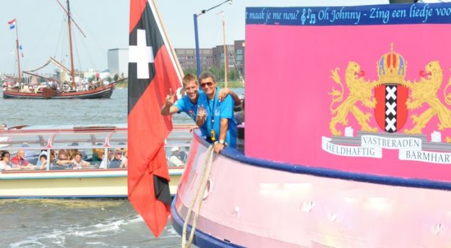 De Amsterdamse feestboot garant voor polonaise