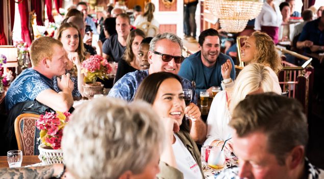 De echte Amsterdamse Feestboot mét diner