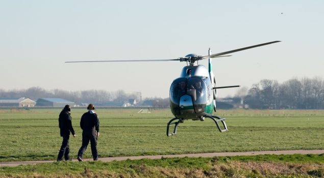 Helikopter Vliegen!! Of een Helikopter dropping?