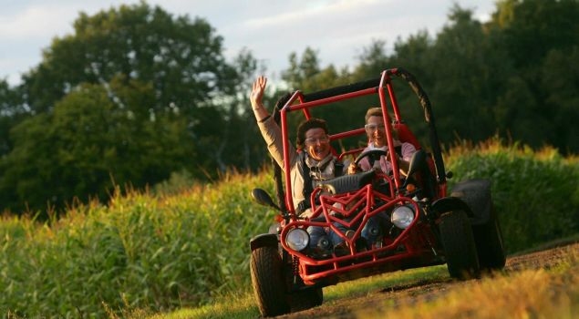 Outdoor buggyrijden, BBQ en Bowlen