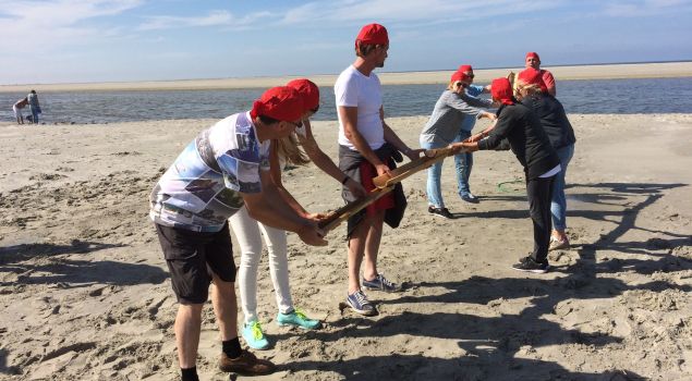 Teambuilding op het strand naar keuze incl. BBQ