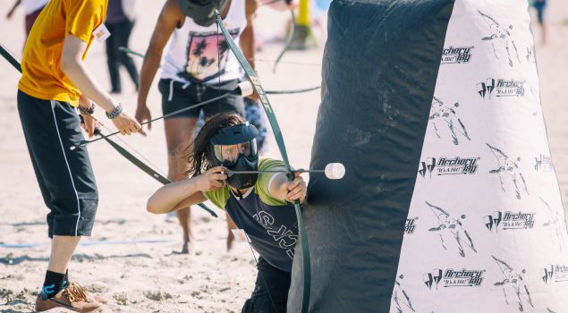 Feest en fun on the beach met overnachting