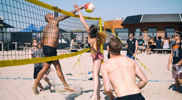 Feest en fun on the beach met overnachting