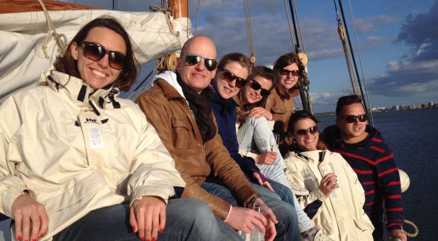 Teambuilding tijdens zeilen op het Markermeer