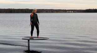 eFoil clinic - vliegen over water op een surfplank