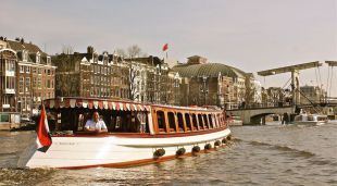 Amsterdams meest luxe salonboot