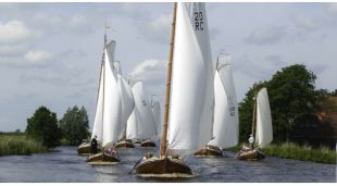 Zeilen met Oud Hout